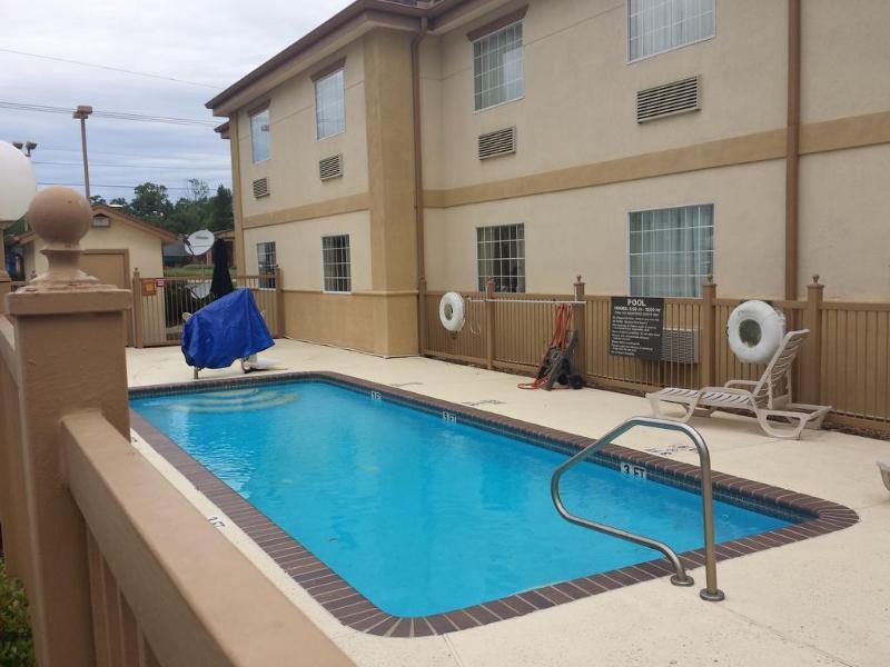Baymont Inn And Suites Carthage Exterior photo
