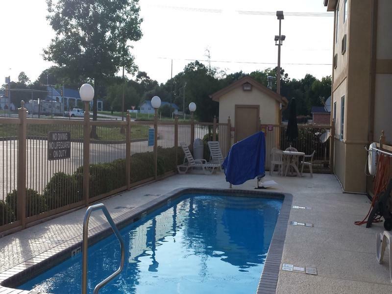Baymont Inn And Suites Carthage Exterior photo