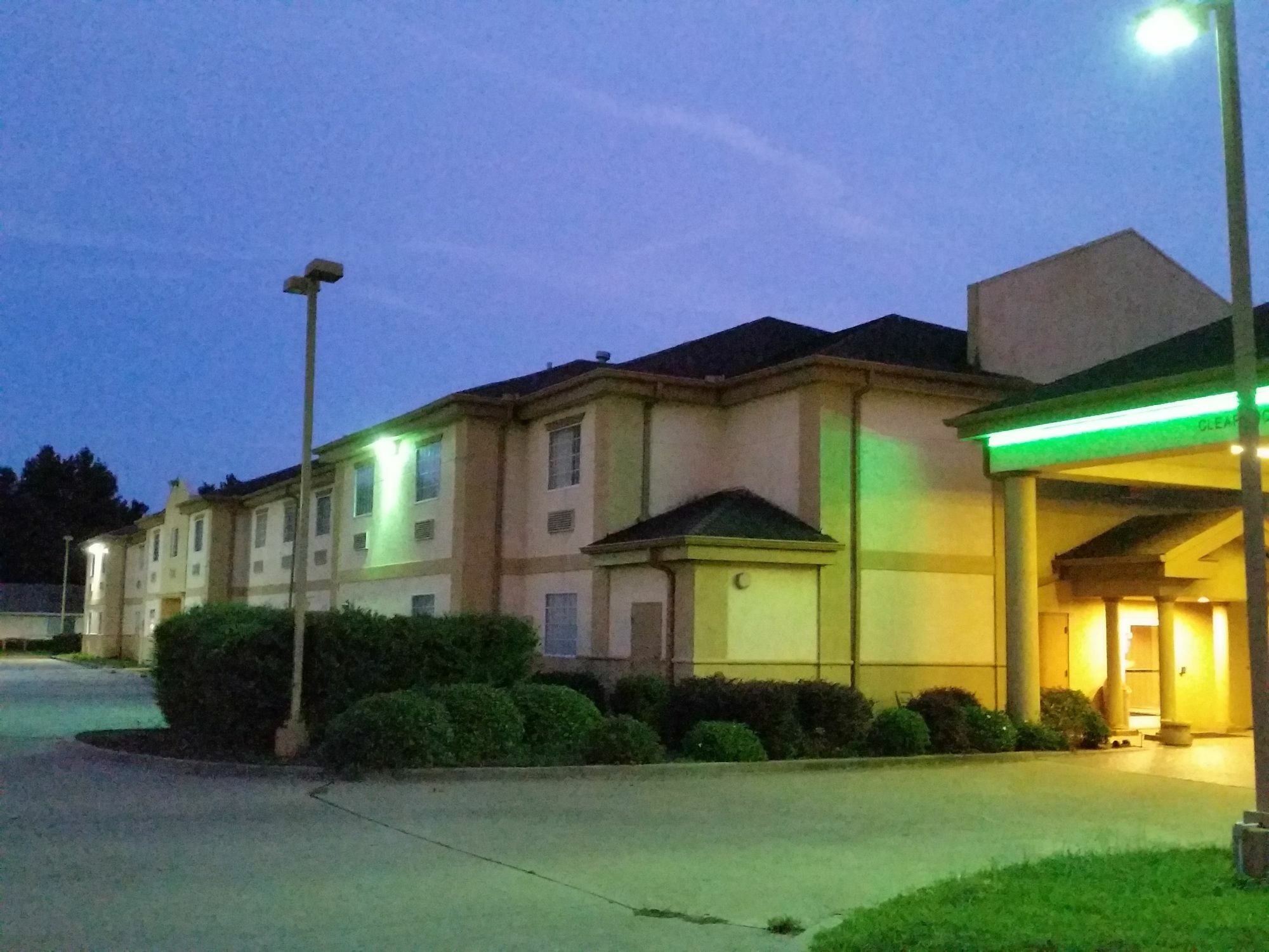 Baymont Inn And Suites Carthage Exterior photo